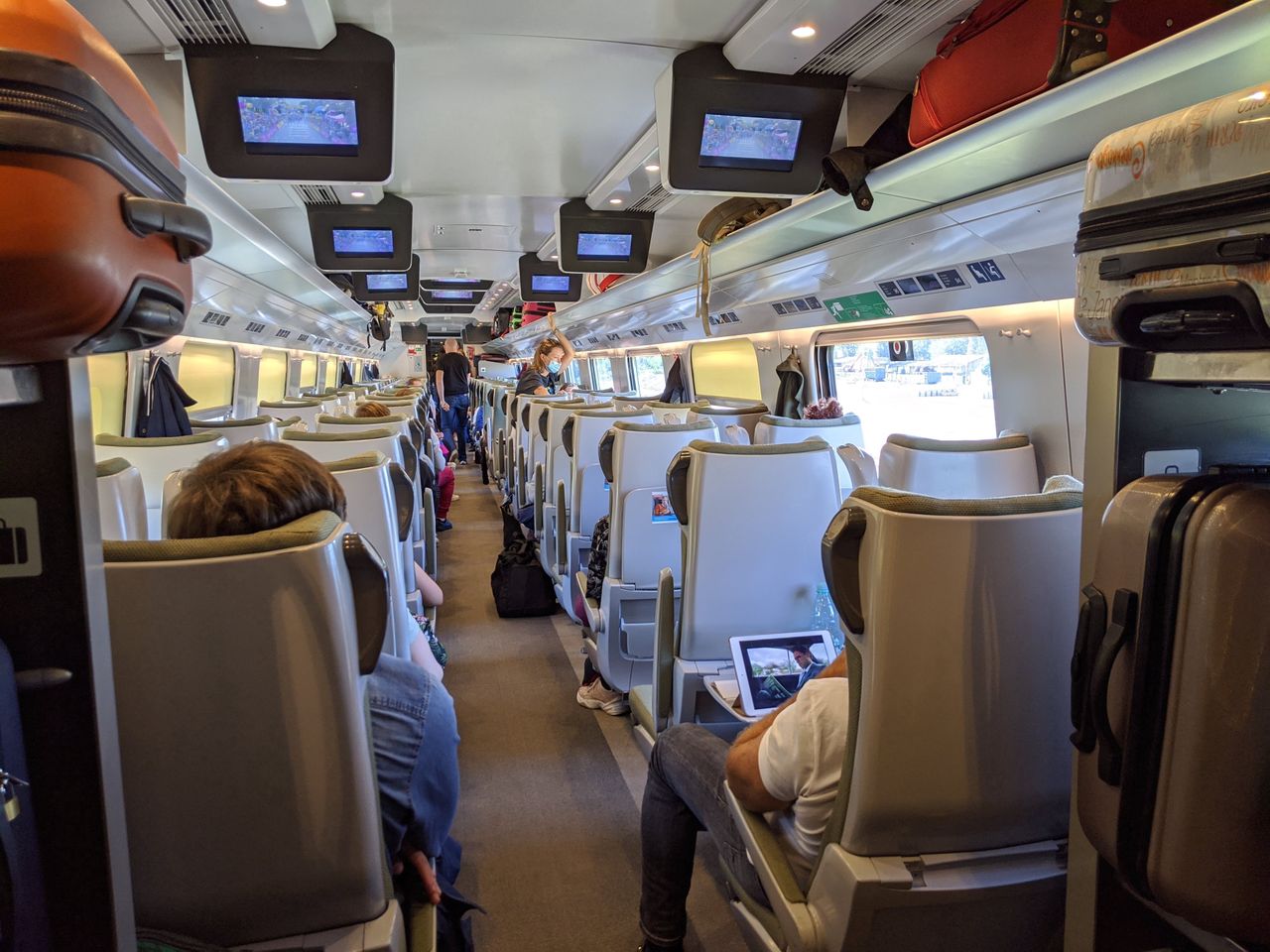 PKP Intercity odwołuje połączenia. Jak otrzymać zwrot za bilet?