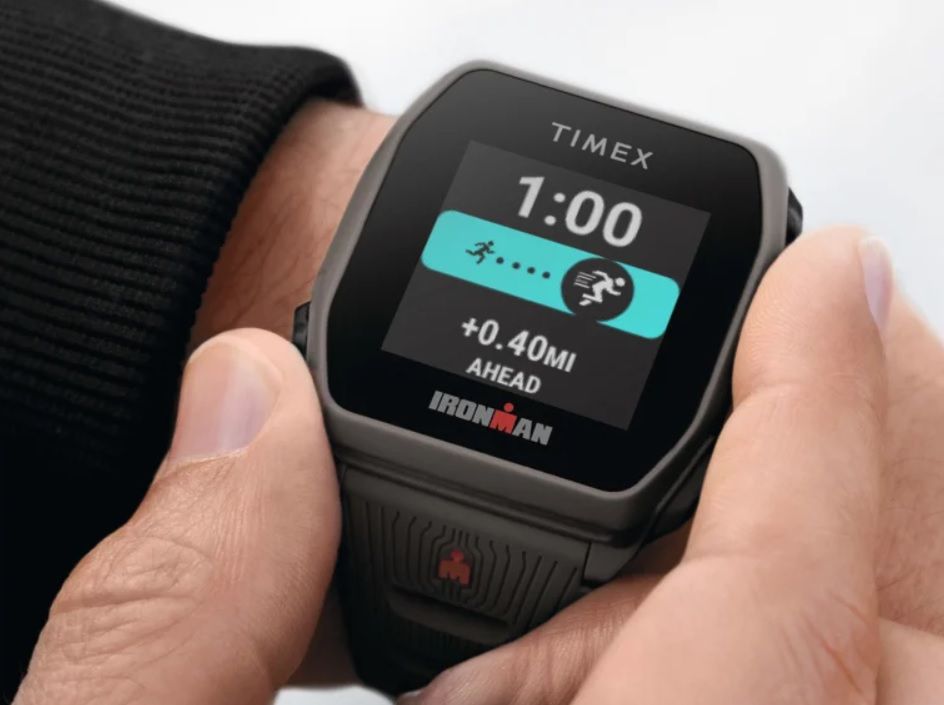 Timex wchodzi na rynek inteligentnych zegarków. Oto Ironman R300 GPS 2