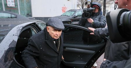 Kierowca Kaczyńskiego znów się popisał. "Czas walnąć ręką w stół"