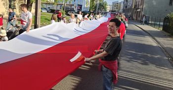 Borne Sulinowo: Ochotnicy chcą bić rekord na najdłuższą polską flagę