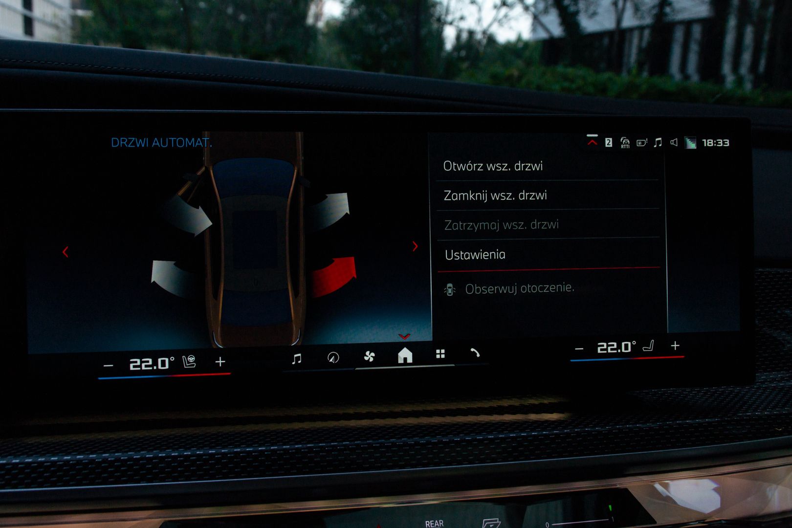 BMW i7 M70