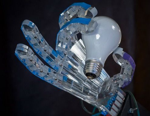 Ręka robota sterowana przez skompresowane powietrze (wideo)