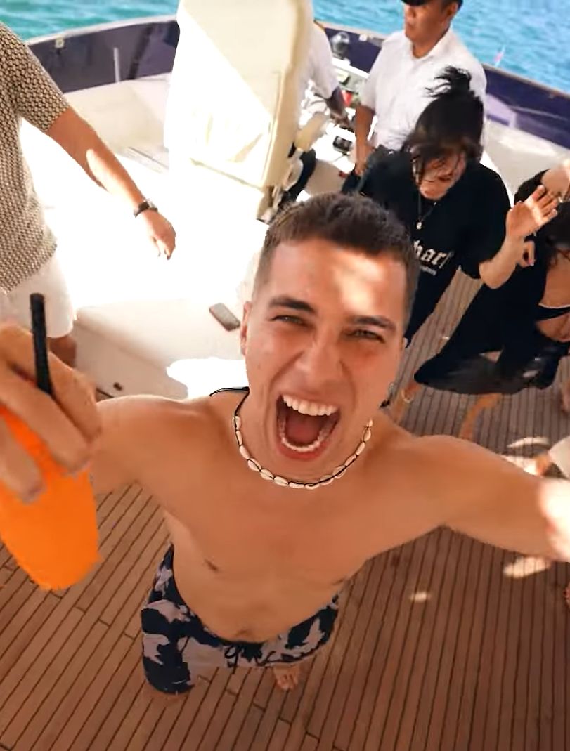 Friz świętował 28. urodziny na luksusowym jachcie w Dubaju