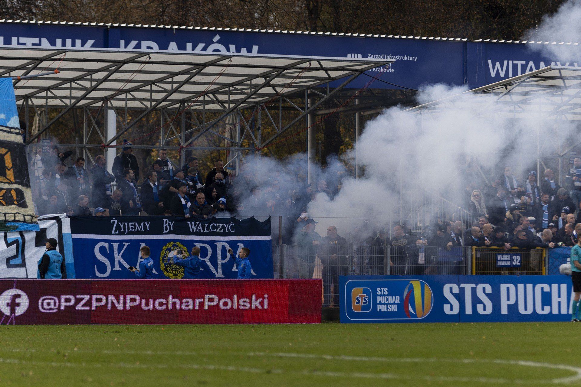 Oprawa na meczu Hutnik Kraków - Wisła Kraków.