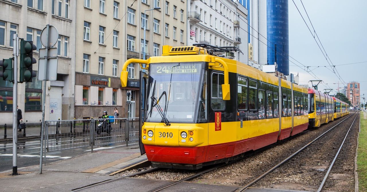Warszawa: Ogromne utrudnienia w komunikacji. Nie będą jeździć tramwaje. Paraliż potrwa kilka dni