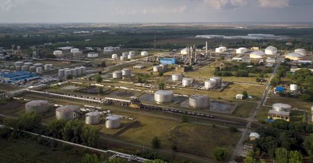 Kryzys naftowy. Rosjanie oddadzą kontrolę nad koncernem NIS