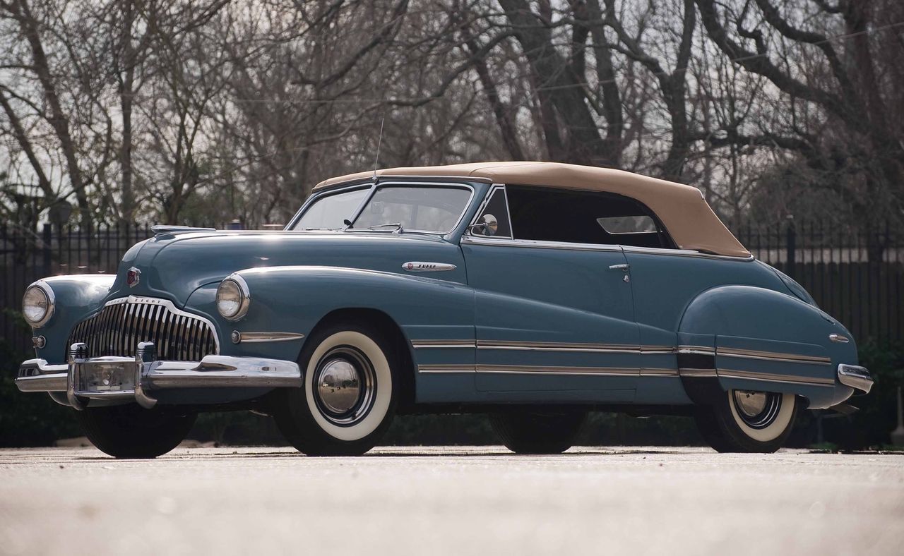 1942 Buick Super Convertible (fot. auctionsamerica.com)