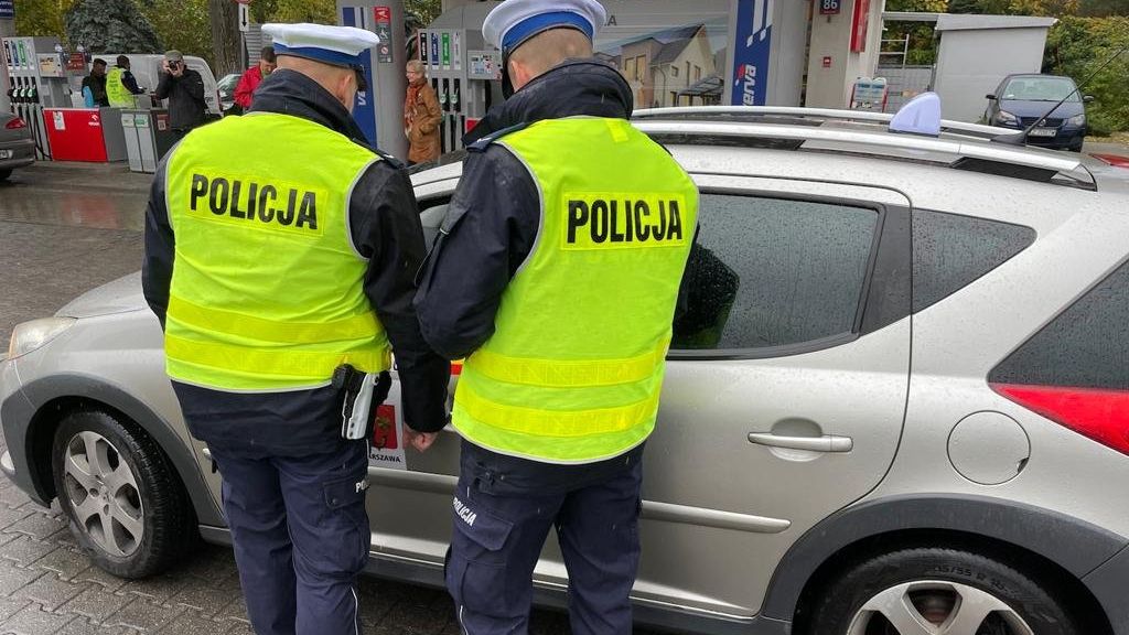 Policja ma prawo kontrolować oświetlenie samochodów