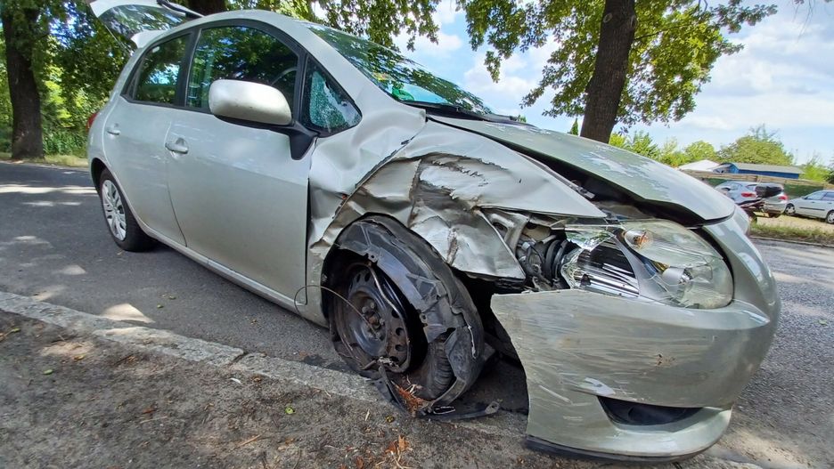 Wypadek na trasie Słupsk-Ustka. Pijany 21-latek wjechał w samochód. Dziecko w szpitalu