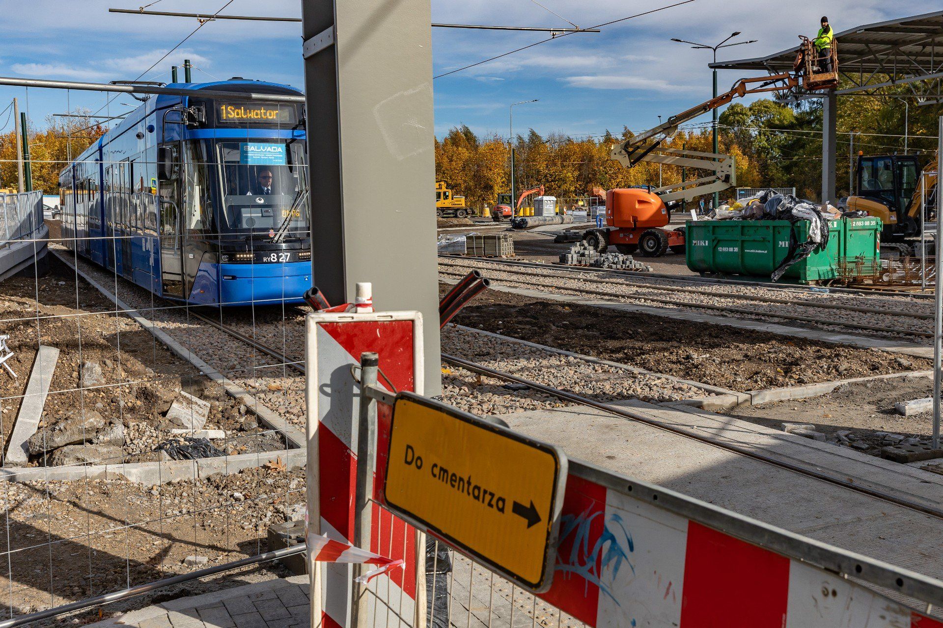 Od soboty 25 października tramwaje wróciły na pętlę na Wzgórzach Krzesławickich. Jednak miejsce to nadal jest w przebudowie, która potrwa jeszcze do przełomu 2025 i 2026 roku  