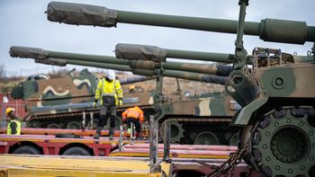 Sąsiad Rosji odebrał dostawę. Zbroi się w artylerię jak może