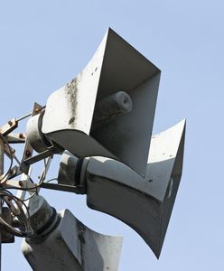 Zawyją syreny. Mieszkańcy nie powinni panikować