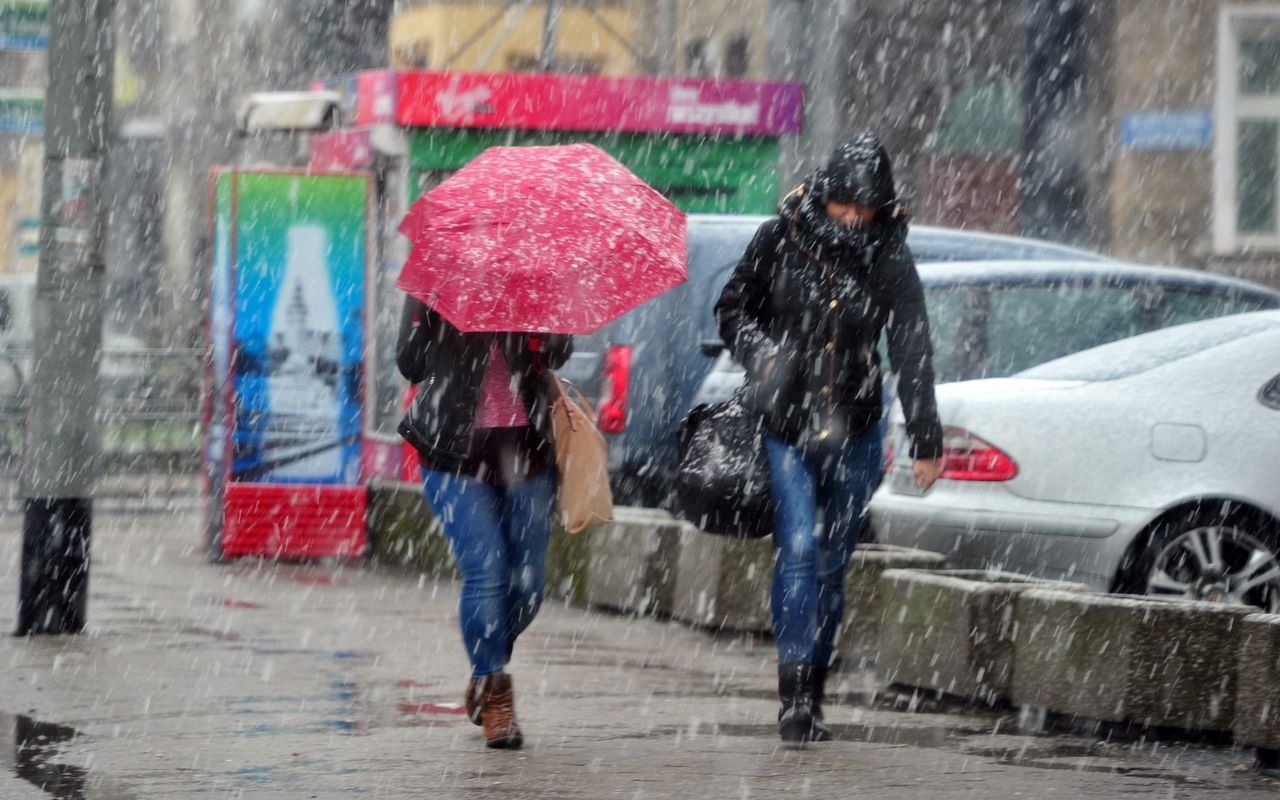 Pogoda na wtorek. Deszcz ze śniegiem w całym kraju