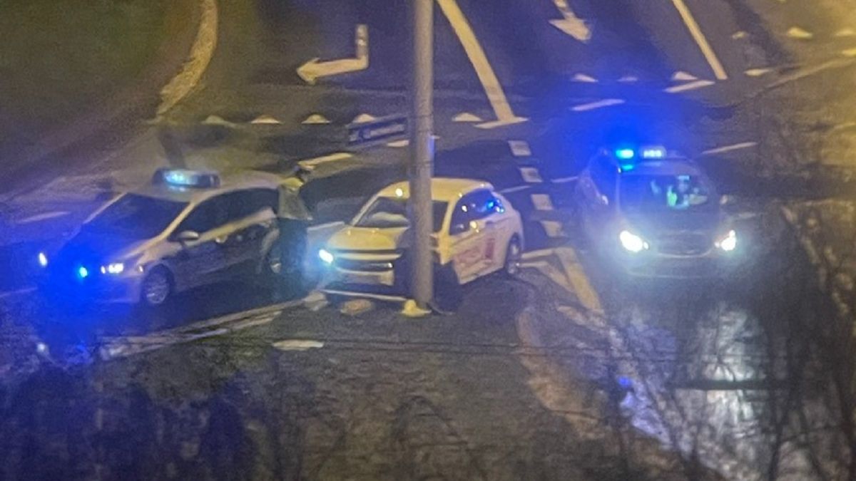 Pijany kierowca rozbił auto z wypożyczalni Panek na latarni
