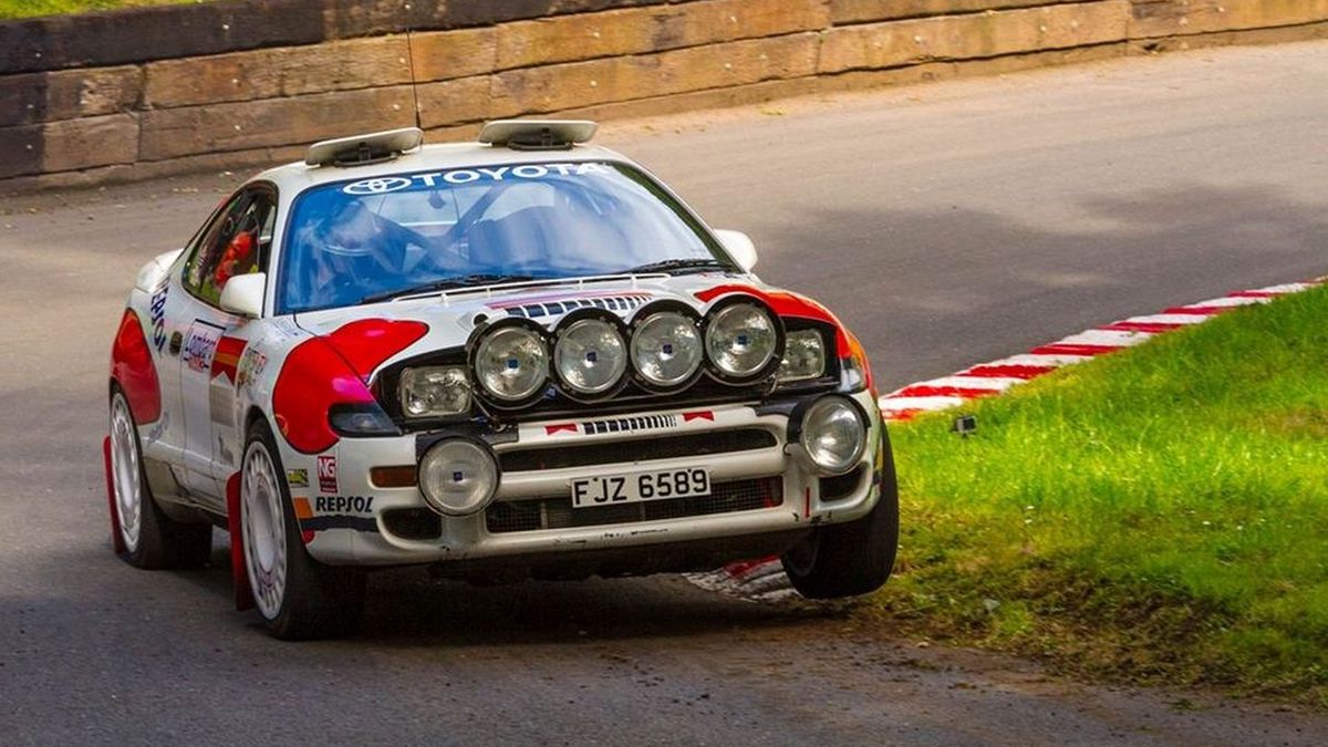 Na sprzedaż trafił jeden z najbardziej charakterystycznych rajdowych pojazdów końca XX wieku