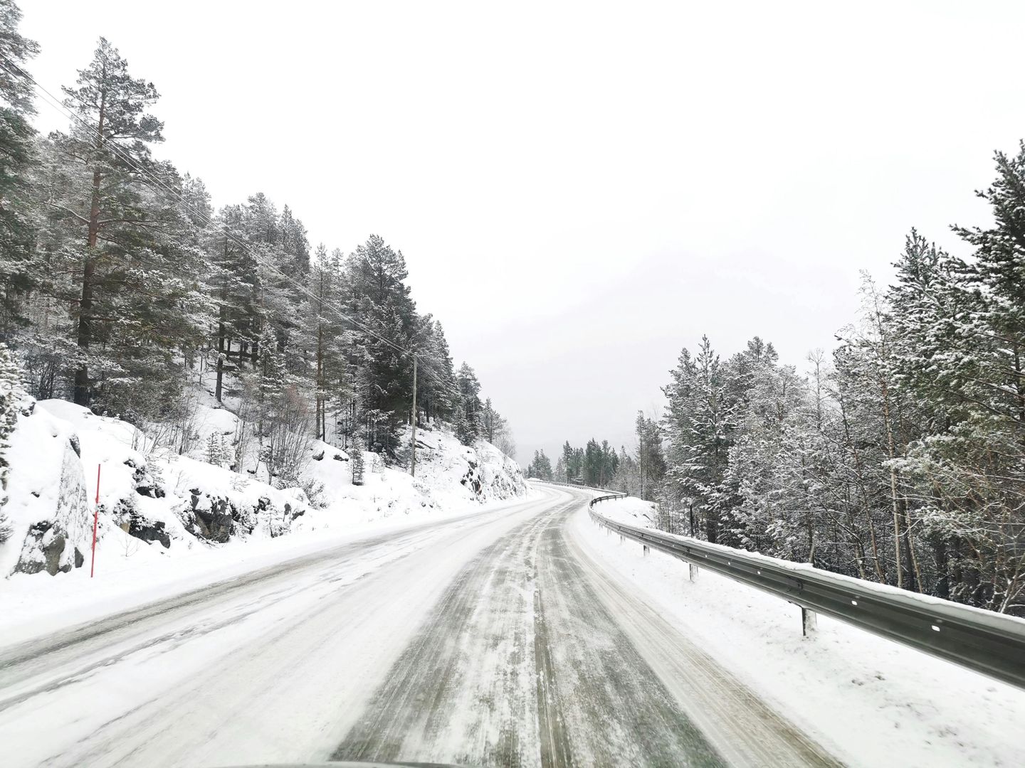 Norwegię zasypało. Pogoda sparaliżowała transport