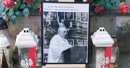 Wyniki sekcji zwłok księdza z Jarosławia. "Cios przeszył ciało na wylot"