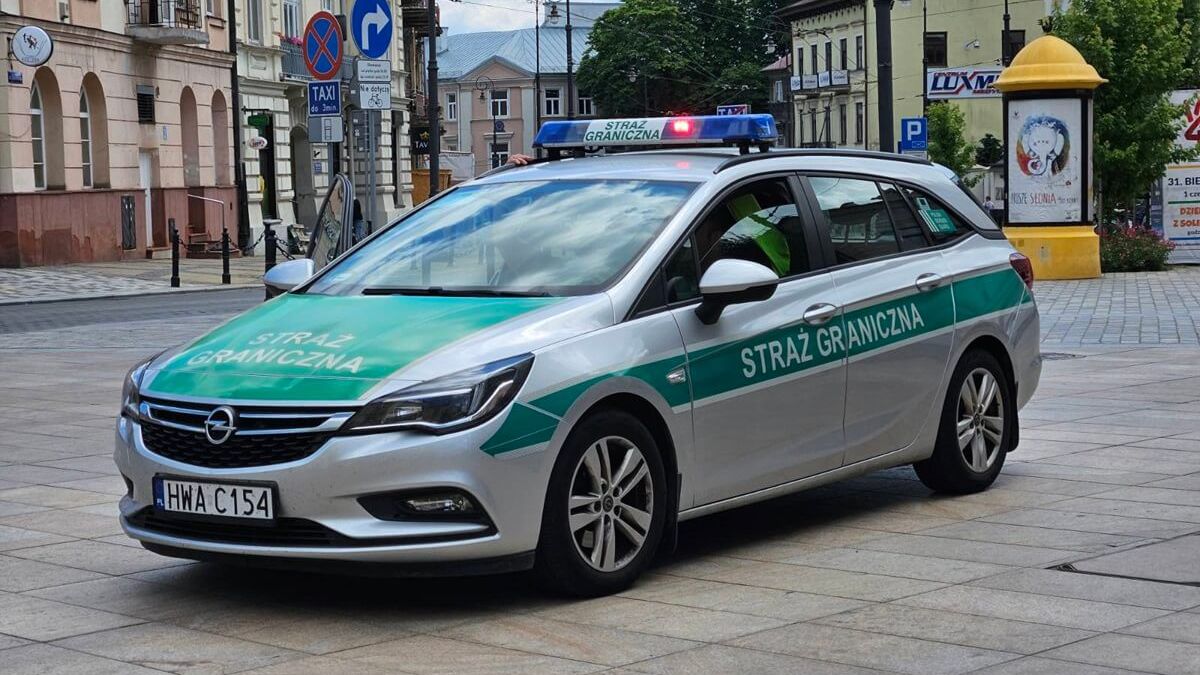 radiowóz straży granicznej