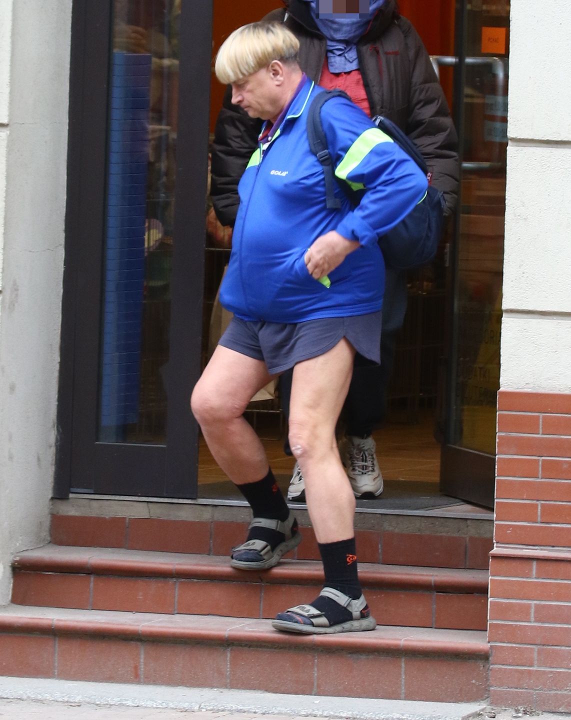 Gracjan Roztocki maszeruje po Sopocie