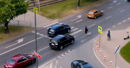 Mandaty za wyprzedzanie na przejściu. Kierowcy nawet nie wiedzą, kiedy to robią