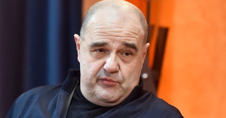Cezary Żak przerywa milczenie w sprawie PALENIA ŚMIECI na działce. Odwołuje się do... Biblii