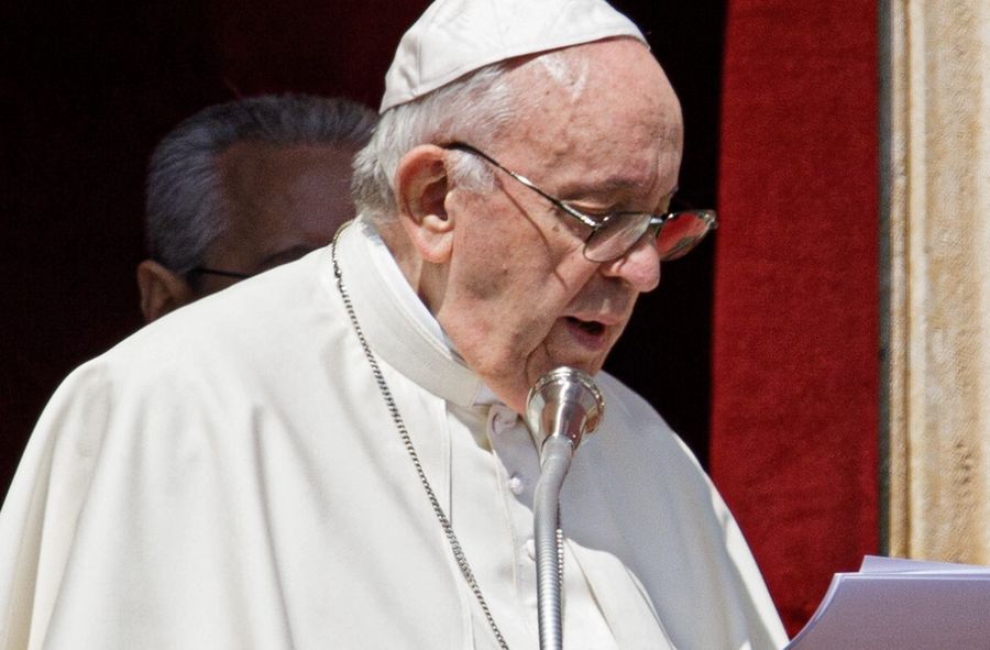 Papież Franciszek złamał obowiązujące w Wielki Czwartek zasady