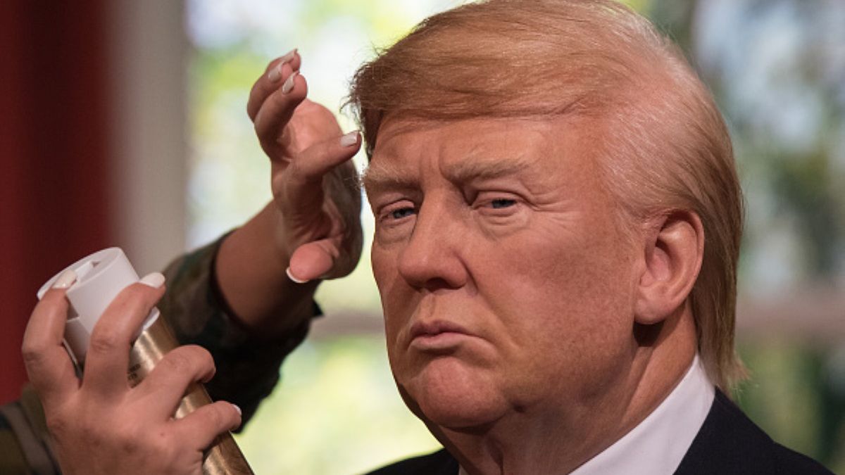 Donald Trump bardzo dba o swoją charakterystyczną fryzurę 