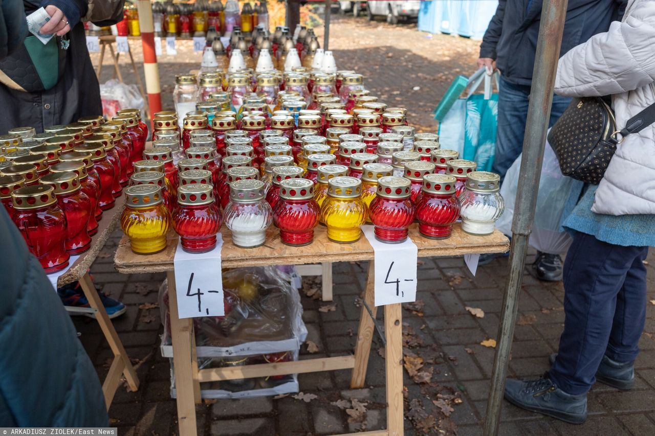 Cen zniczy różnią się w zależności od sprzedającego