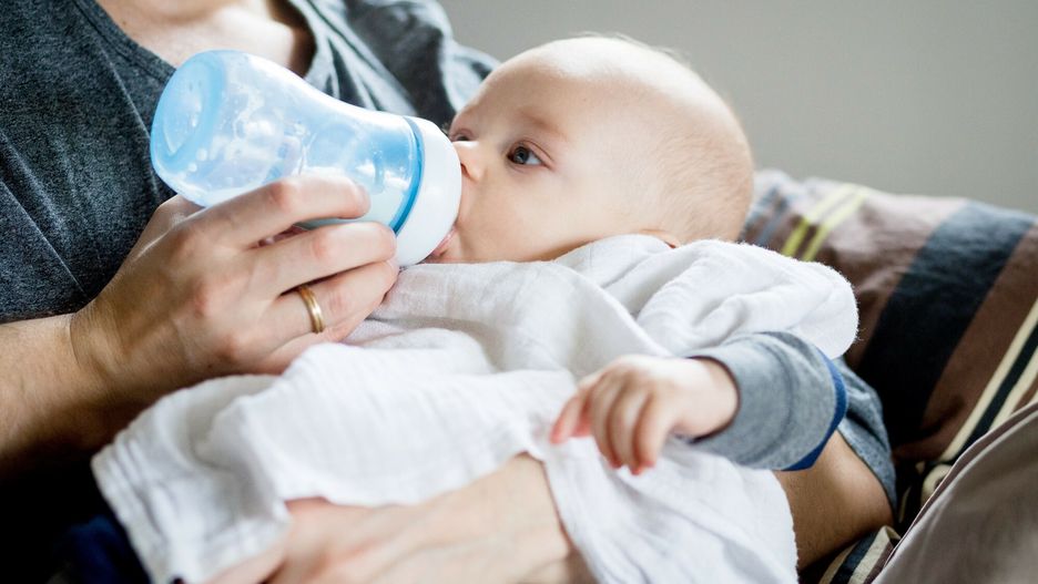 Masz to mleko dla niemowląt w domu? GIS ostrzega, koniecznie je wyrzuć
