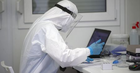 Koronawirus w Polsce. Diagności alarmują w sprawie testowania nauczycieli