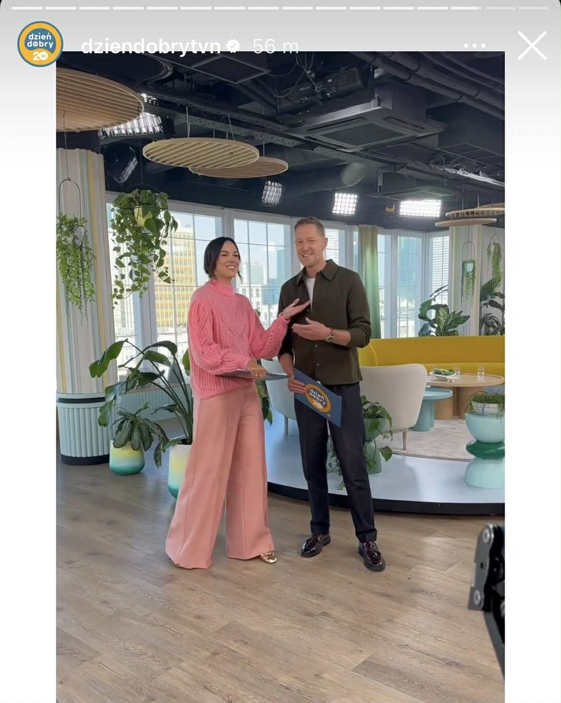 Paulina Krupińska w różowej stylizacji 