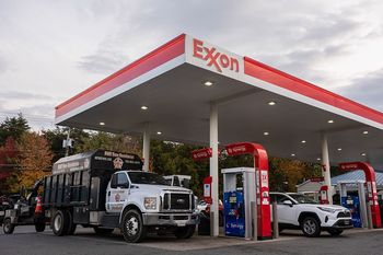 Benzyna w USA od lat nie była tak droga