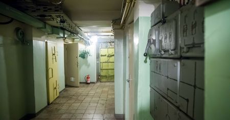 Napisał pismo do PSP w sprawie schronów. Bez odpowiedzi. "Świadome narażenie społeczeństwa"
