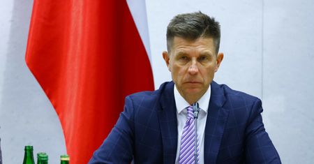 Ryszard Petru na kasie w Biedronce w Wigilię. "Jutro podam adres"