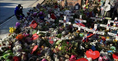 Zginęła osłaniając ciałem uczniów, mąż zmarł na atak serca. Osierocili czwórkę dzieci