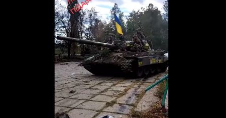 Trofeum z czasów Chruszczowa. Ukraińcy ze zdobycznym T-62M