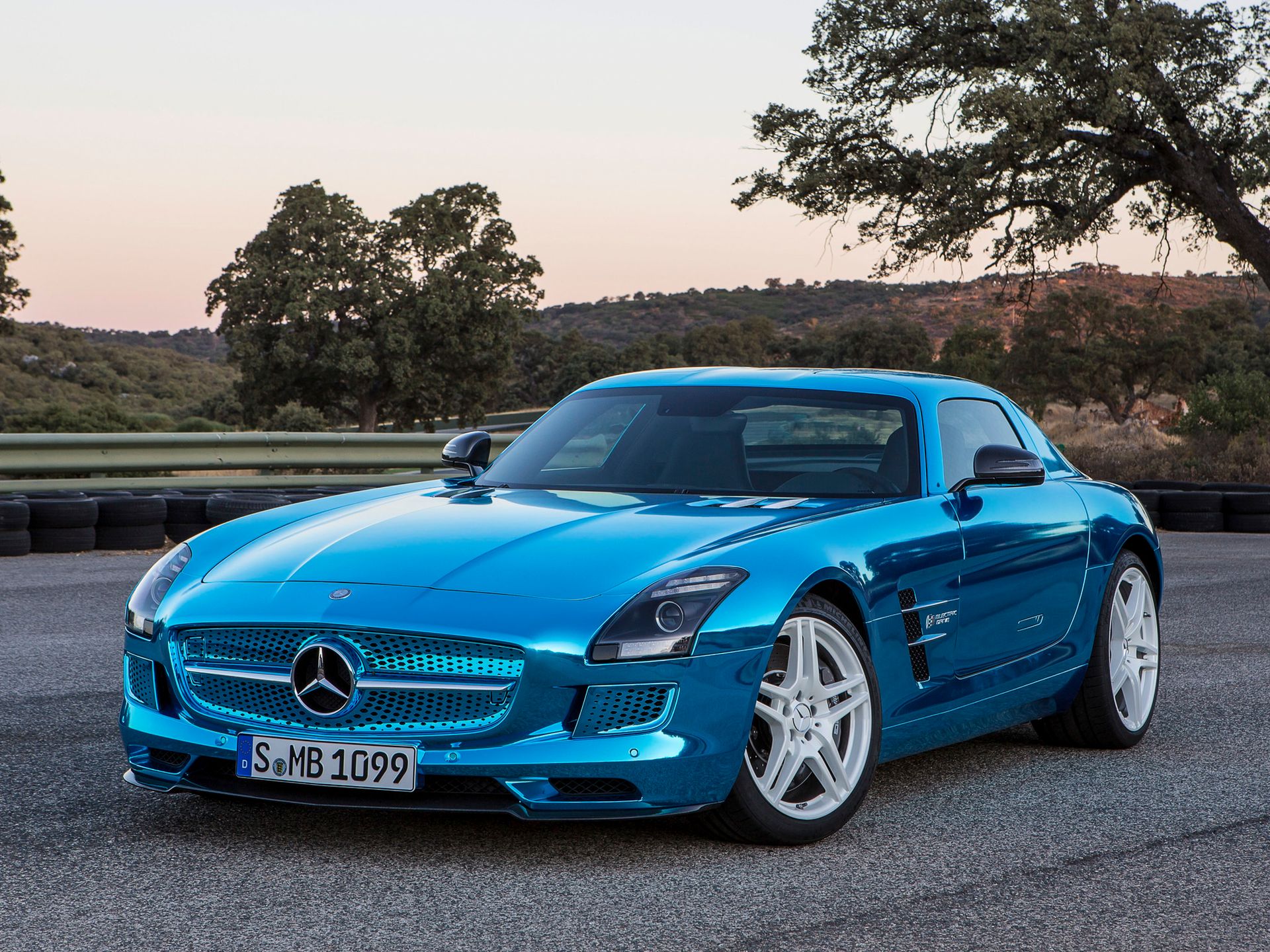 Żegnamy króla: odchodzi Mercedes-Benz SLS AMG 142