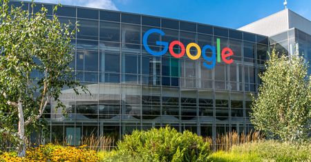 UOKiK stawia zarzuty Google. Chodzi o pieniądze za artykuły