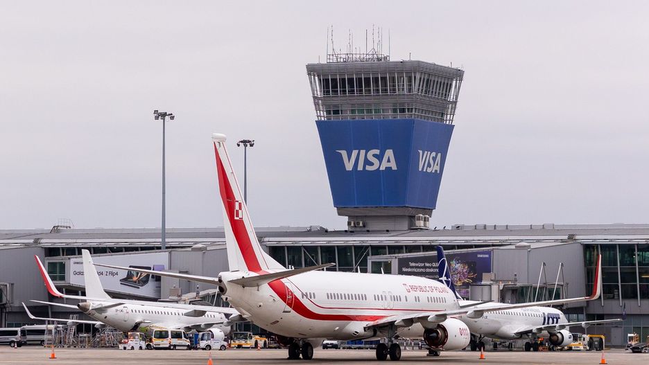 Przez pewien czas przestrzeń nad lotniskiem była zamknięta