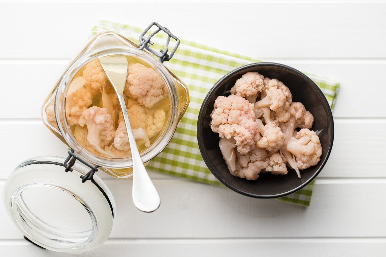 Tasty pickled cauliflower