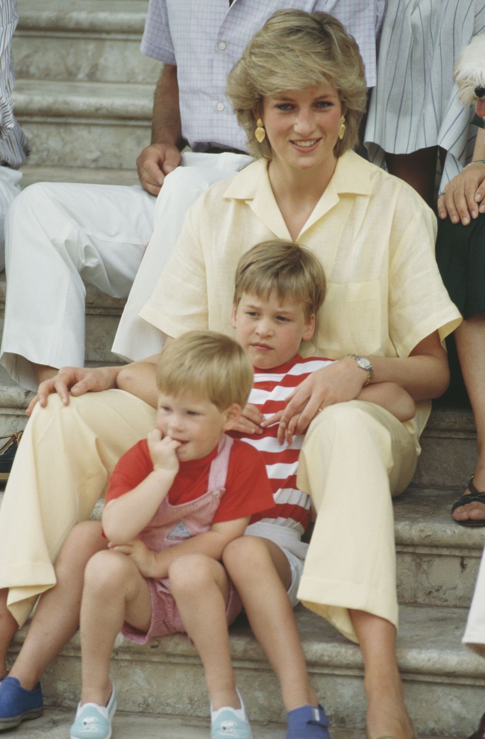 Księżna Diana z księciem Harrym i księciem Williamem w 1987 r.
