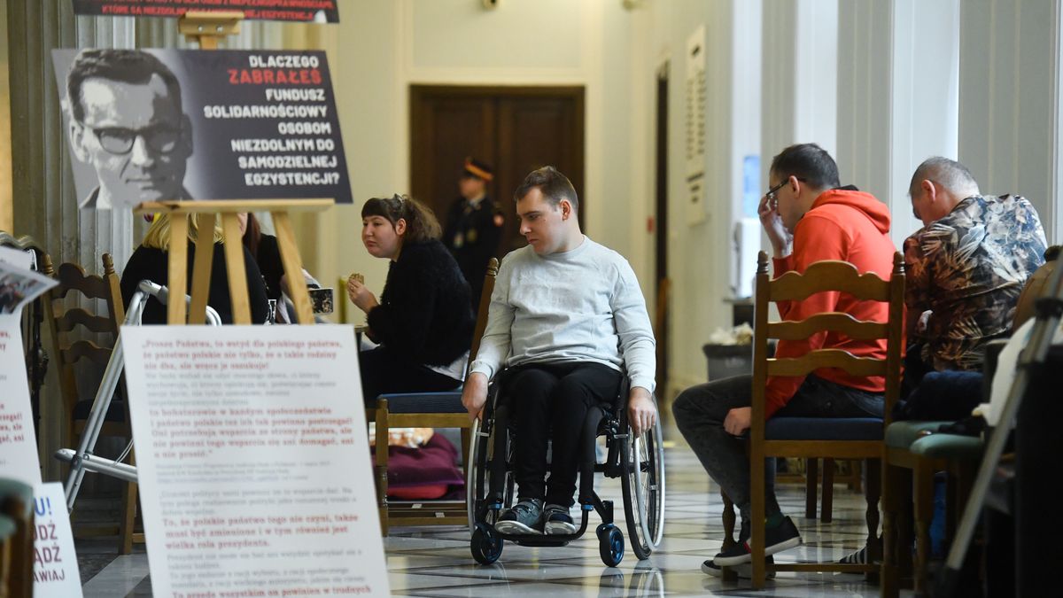 Proest opiekunów osób z niepełnosprawnością wraz z podpiecznymi