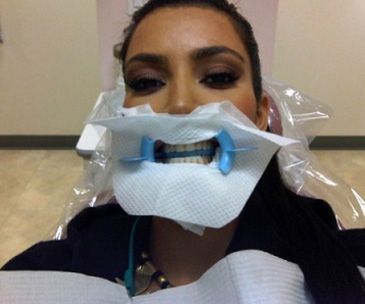 Kim Kardashian u dentysty!