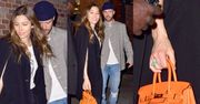 Jessica Biel wychodzi z baru z mężem i torebką za 40 tysięcy