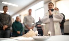 Badanie. Obiad dla księdza? Polacy sceptyczni wobec starego zwyczaju