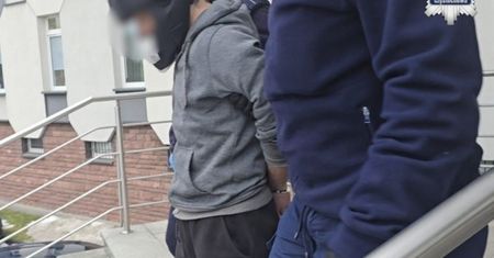 Bestialsko zaatakował swoją babcię. 31-latek okładał ją krzesłem