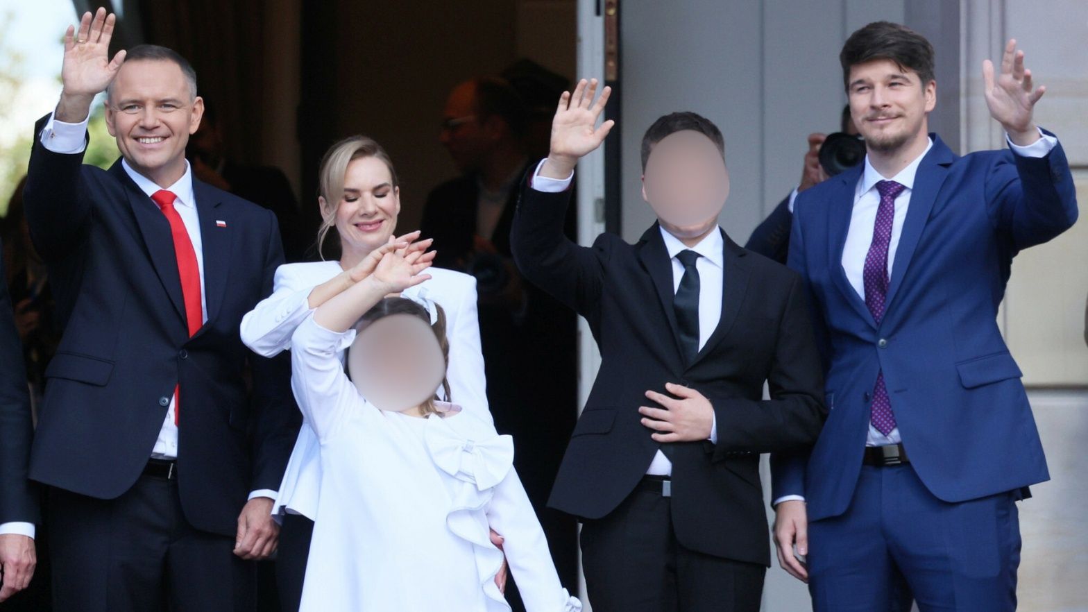 Karol Nawrocki z rodziną podczas zaprzysiężenia