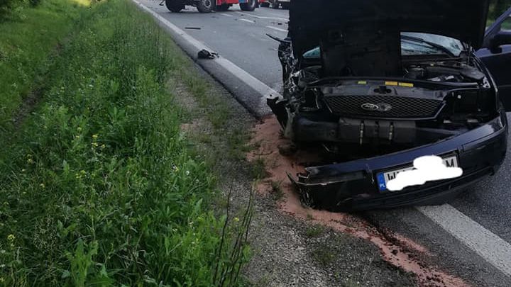 Wypadek w Zamieniu. Czołowe zderzenie na DK50