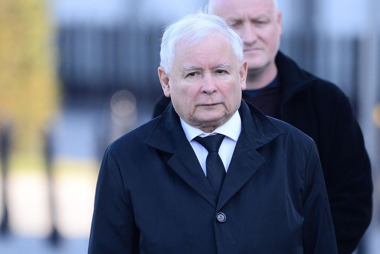 Zdjęcie Kaczyńskiego z wakacji robi furorę. "Nieszczęśliwy starzec"