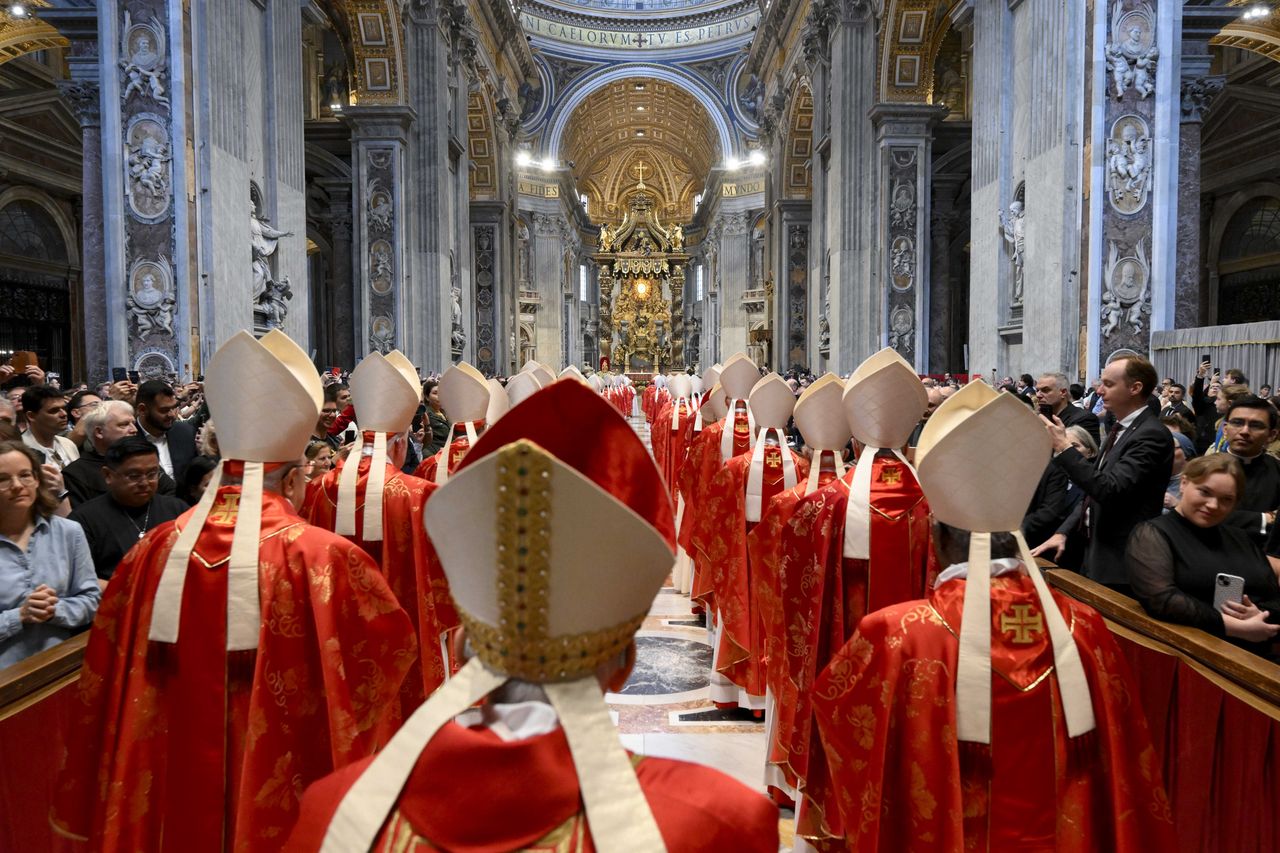 Papst Franziskus ohne Gehalt: Vatikan finanziell in Schieflage